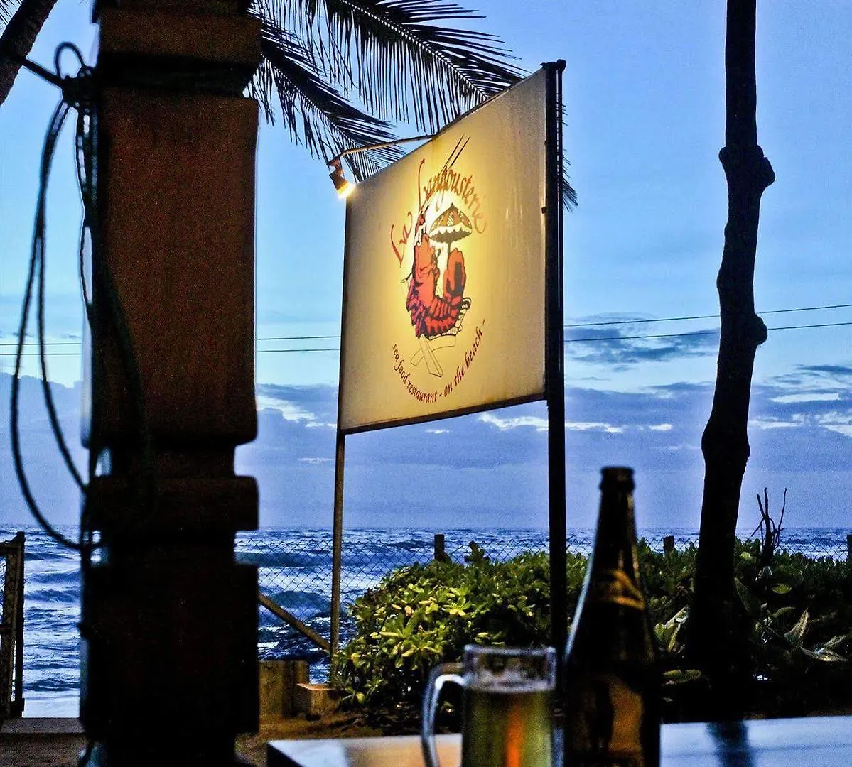 Yoho Rivi Ras Hotel Dehiwala-Mont Lavinia Station touristique